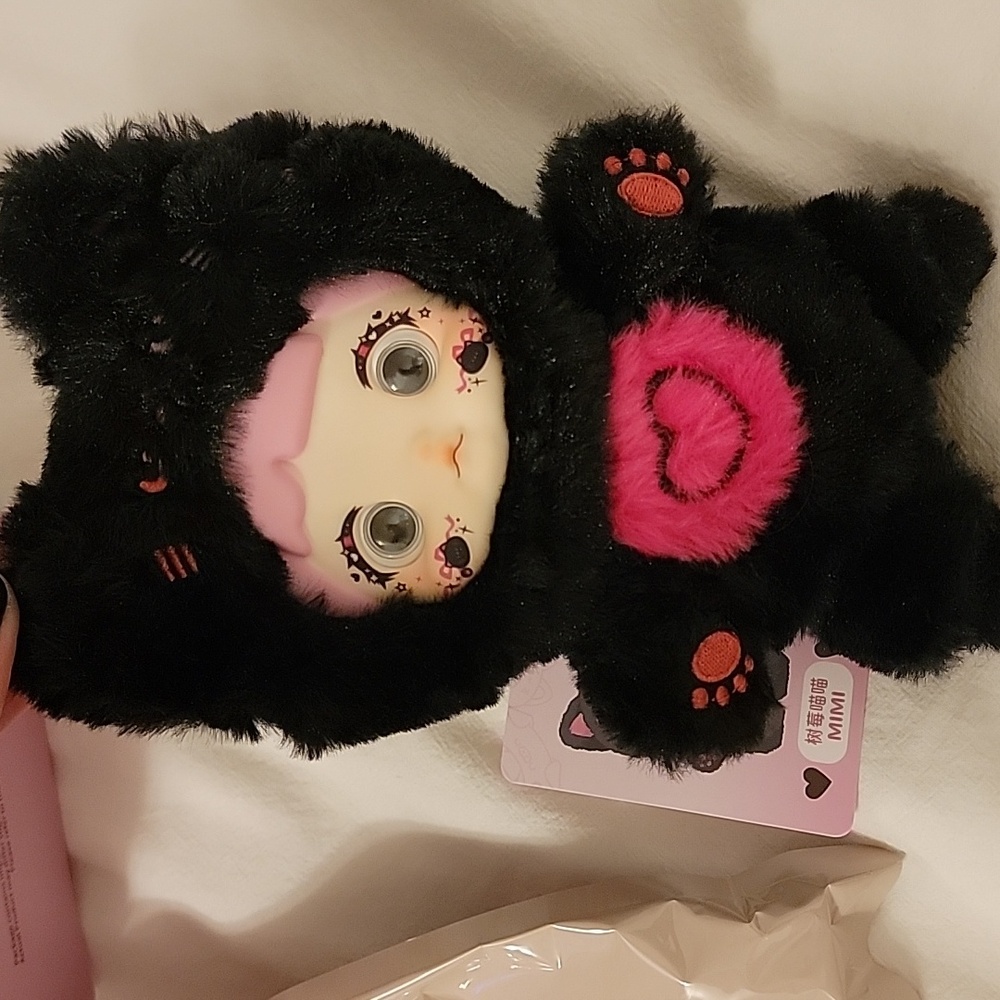 Nommi Mimi Raspberry Cat Loveliness - Picture 3 of 9